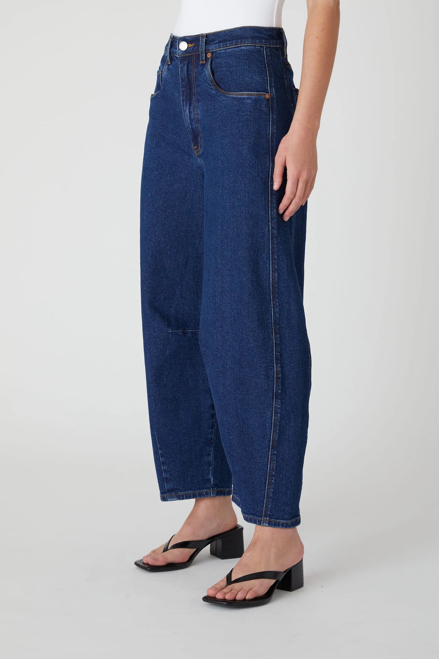 Avery Barrel Jean