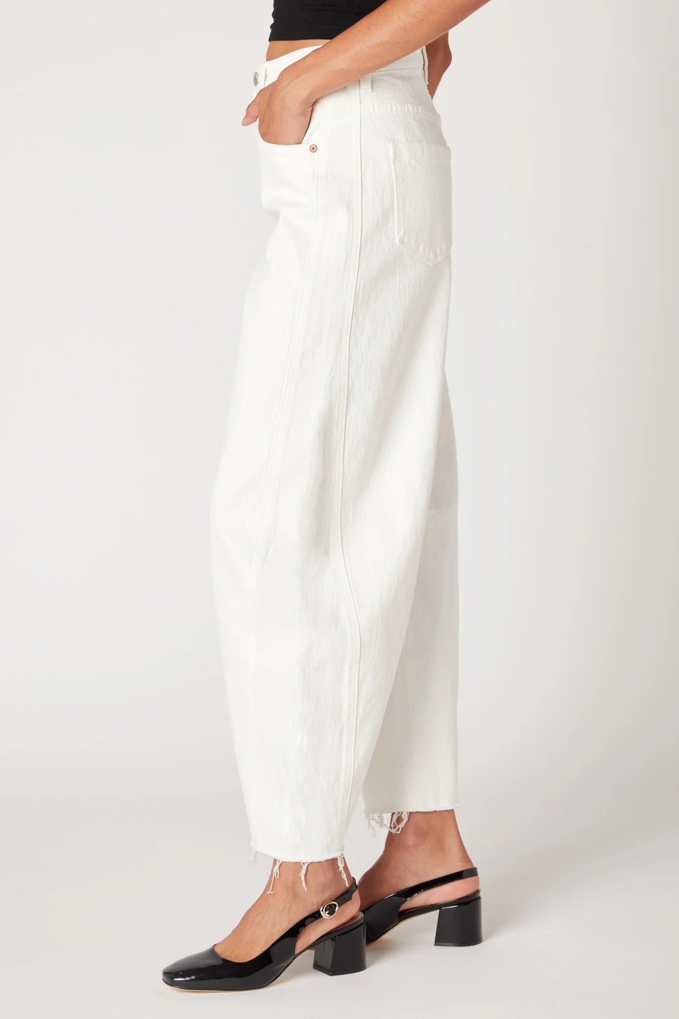 Avery Barrel Jean